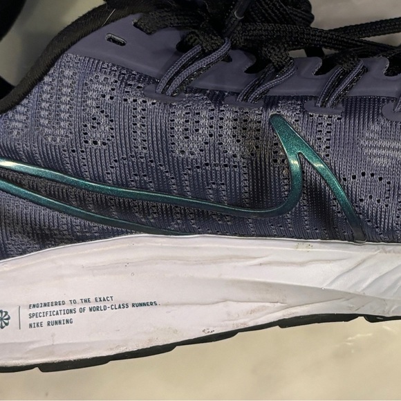 Set of Two Nike Air Zoom Pegasus Running Shoes Size 9. EUC - Picture 4 of 12